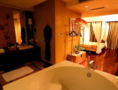 青岛市南区养生会所的黄昏恋:当爱情遇上八十岁